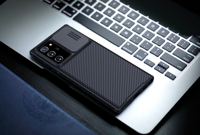 Ốp Lưng Samsung Galaxy Note 20 Ultra Chính Hãng Nillkin CamShield thiết kế dạng camera đóng mở giúp bảo vệ an toàn cho camera của máy, màu sắc đen huyền bí sang trọng rất hợp với phái mạnh.